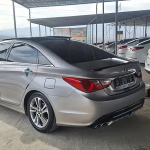 Hyundai Sonata, 2011