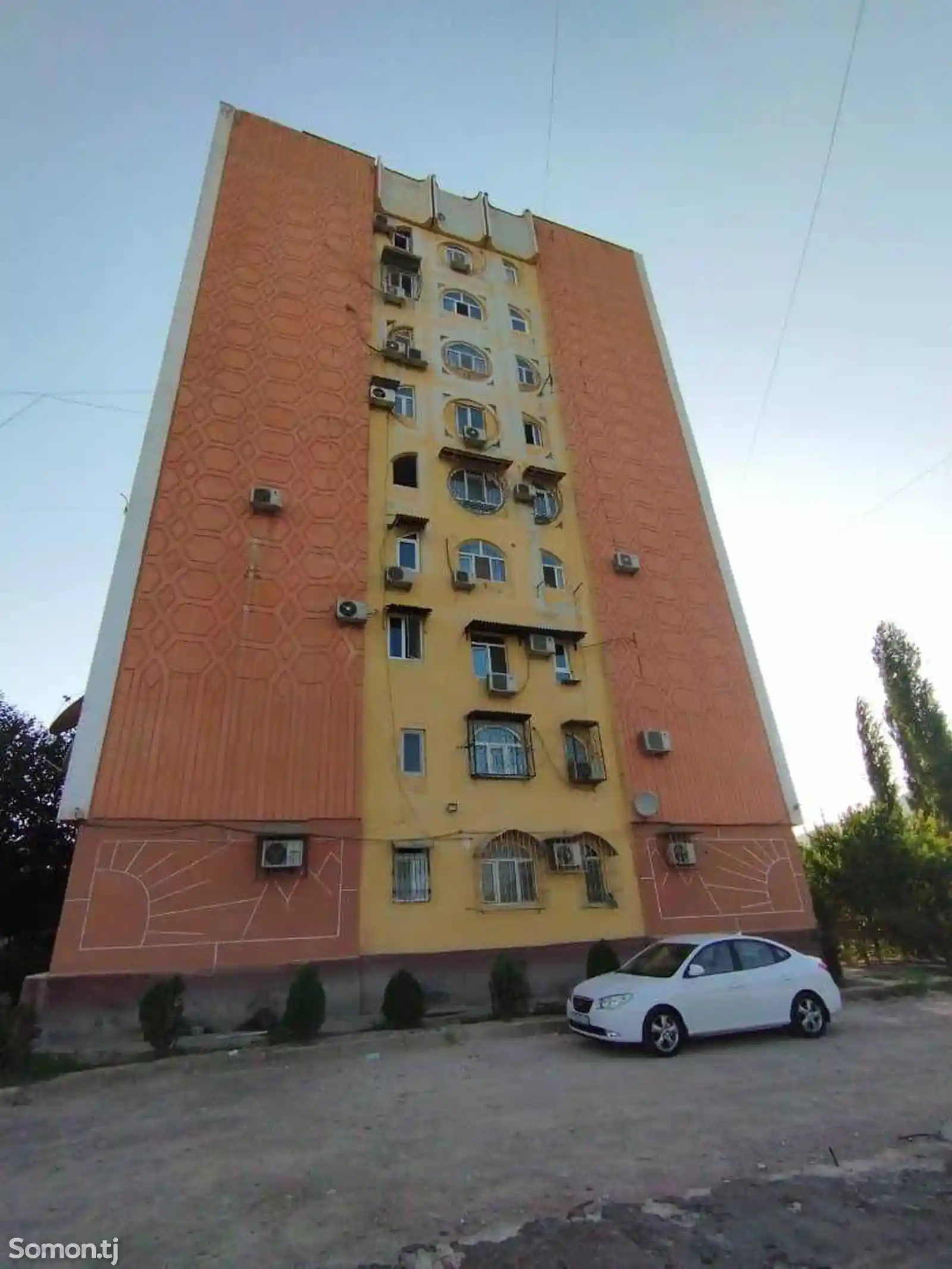 5-комн. квартира, 2 этаж, 130 м², 13 мкр-3