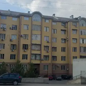 3-комн. квартира, Цокольный этаж, 90 м², 20мкр