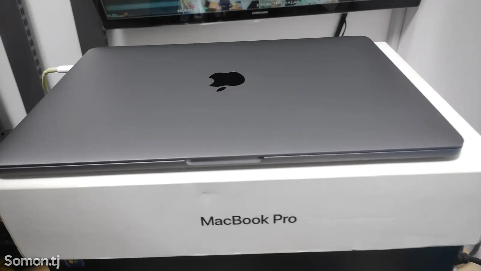 Ноутбук Apple MacBook Pro 13 2022 M2-1