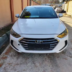 Hyundai Elantra, 2018