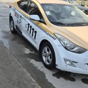 Hyundai Elantra, 2012