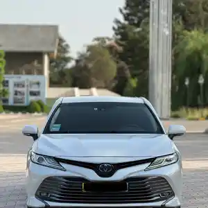 Toyota Camry, 2018