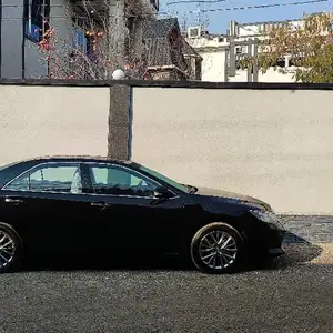 Toyota Camry, 2016