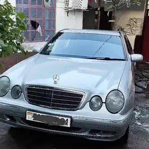 Mercedes-Benz E class, 2001