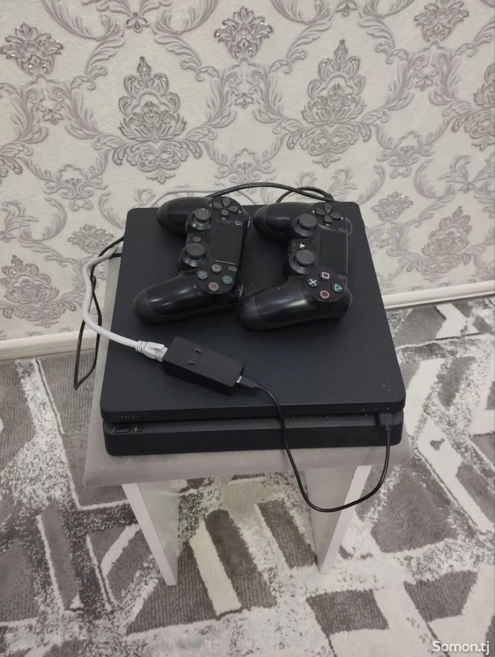 Игровая приставка Sony Playstation 4 slim-1