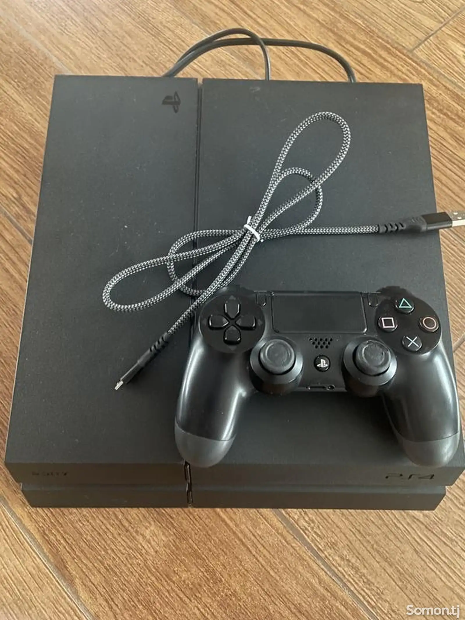 Игровая приставка Sony PlayStation 4