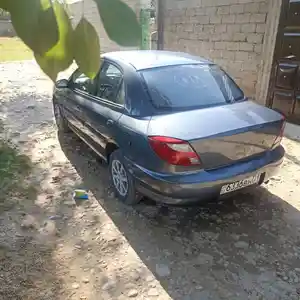 Kia Rio, 2001