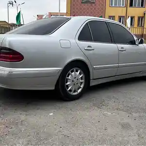 Mercedes-Benz E class, 2001