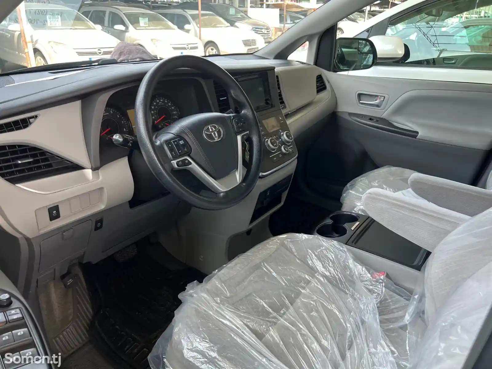 Toyota Sienna, 2016-14
