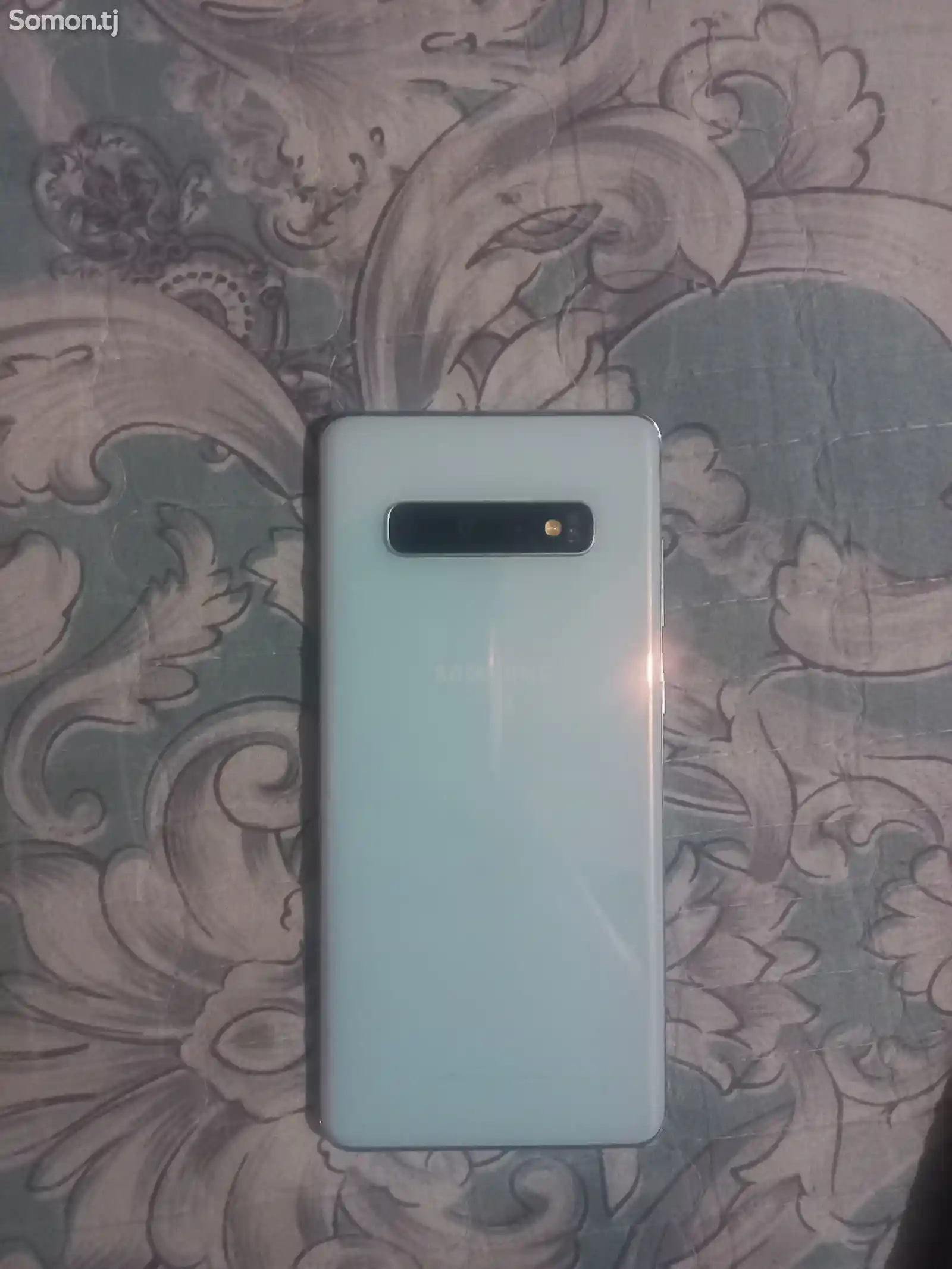 Samsung Galaxy S10+-2