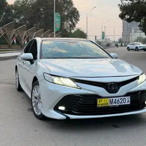 Toyota Camry, 2018