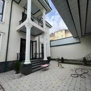 2-этажный, 5 комнатный дом, 300 м² м², Чехова зеленый бывший