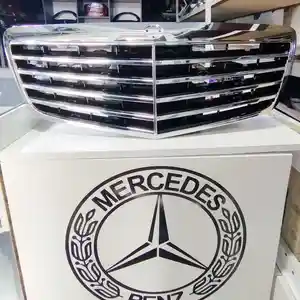 Решетка радиатора от Mercedes Benz