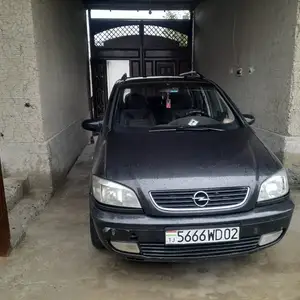 Opel Zafira, 2001