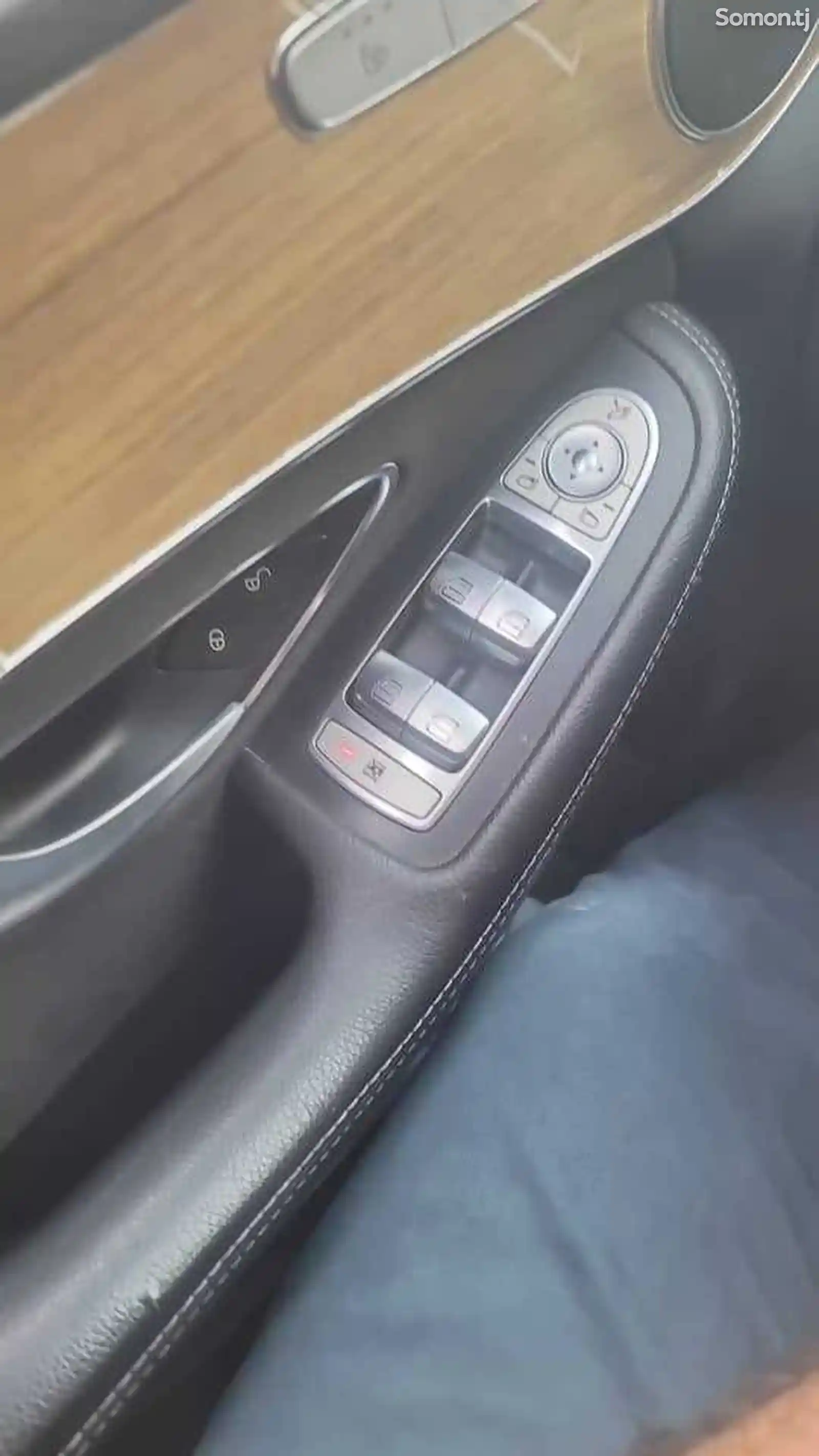 Кнопка стеклоподъемника от Mersebes-Benz w205