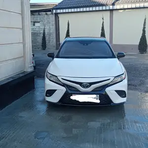 Toyota Camry, 2018