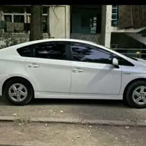 Toyota Prius, 2011