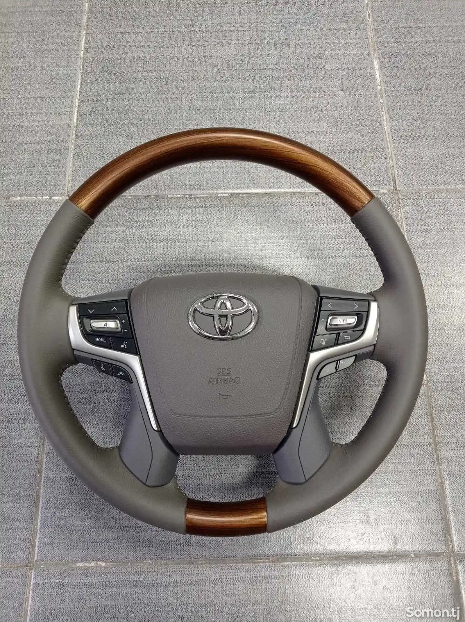 Руль на Toyota Land Cruser 200