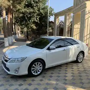 Toyota Camry, 2012