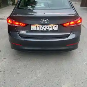 Hyundai Elantra, 2017