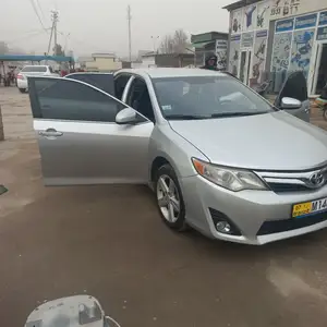 Toyota Camry, 2014