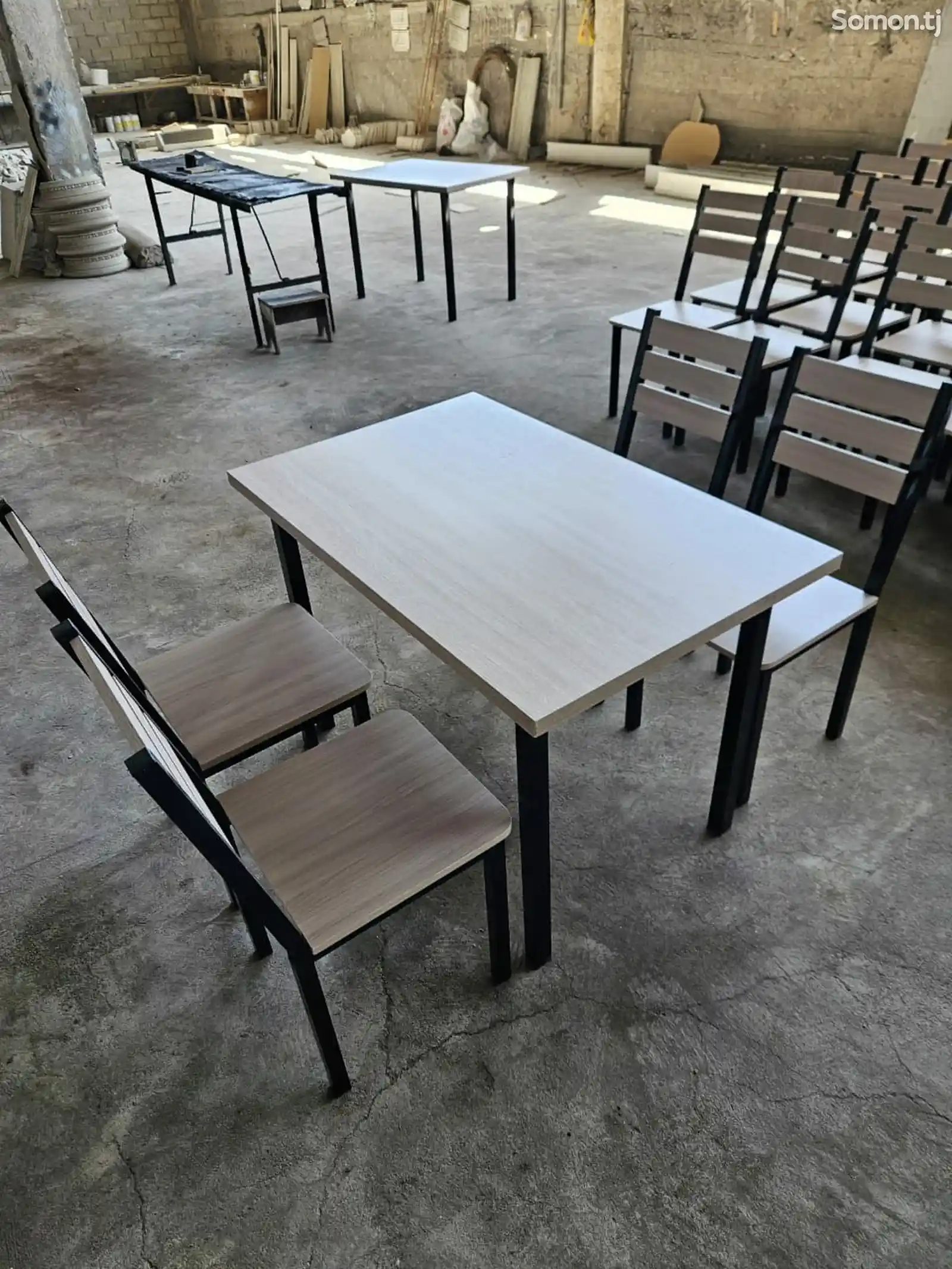 Стол и стулья для кухни-3