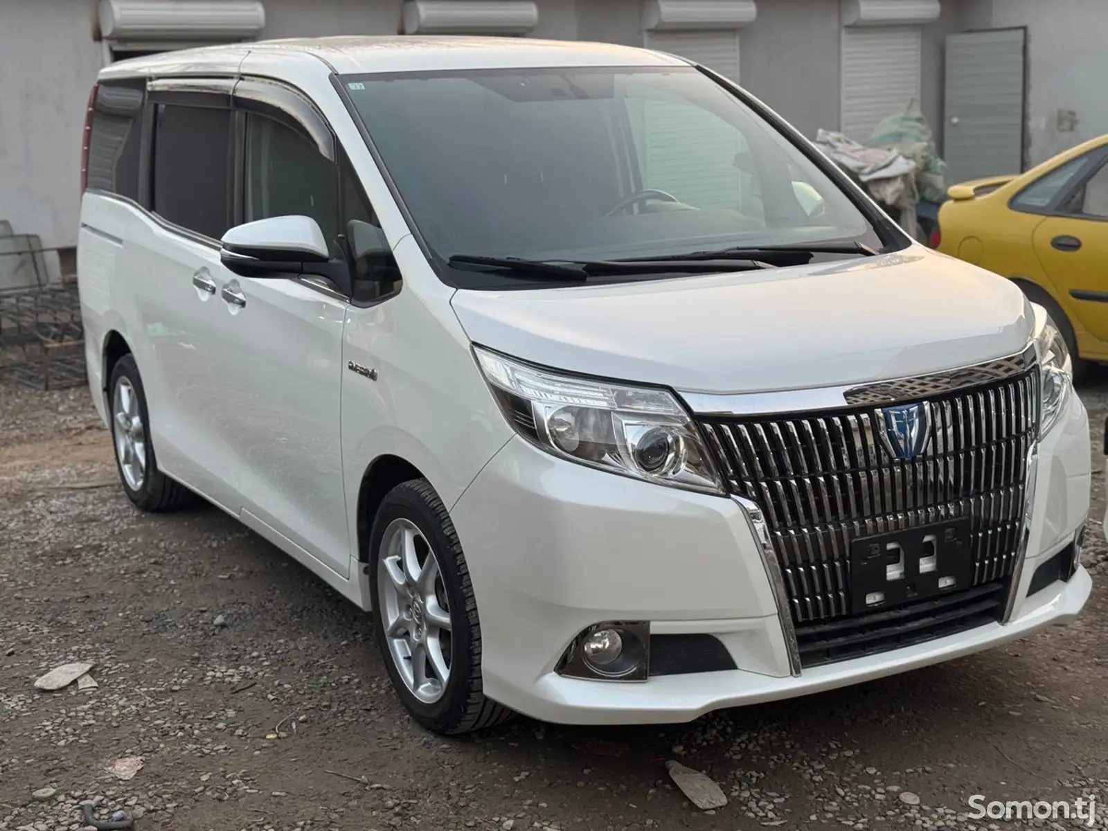 Toyota Voxy, 2014-1