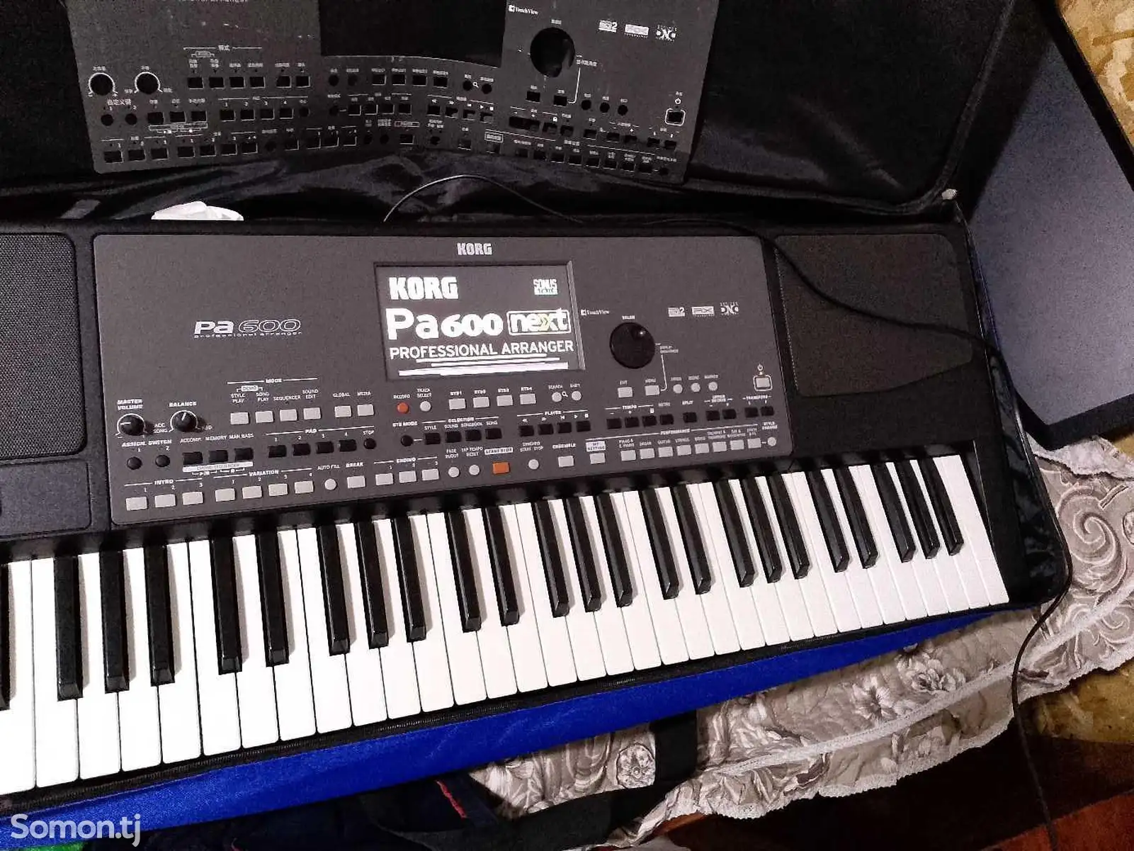 Синтезатор Korg pa 600-1