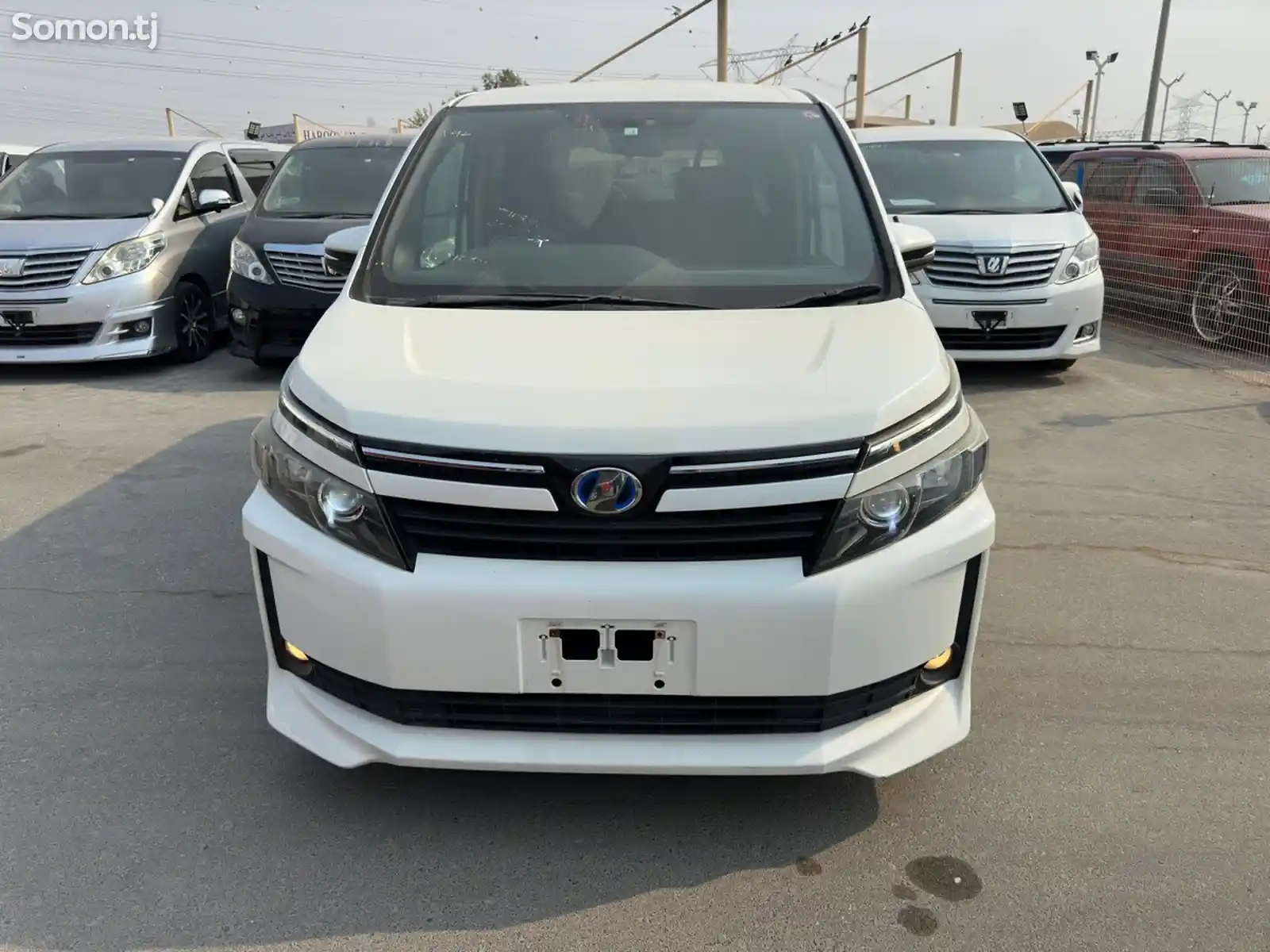 Toyota Voxy, 2014 на заказ-2