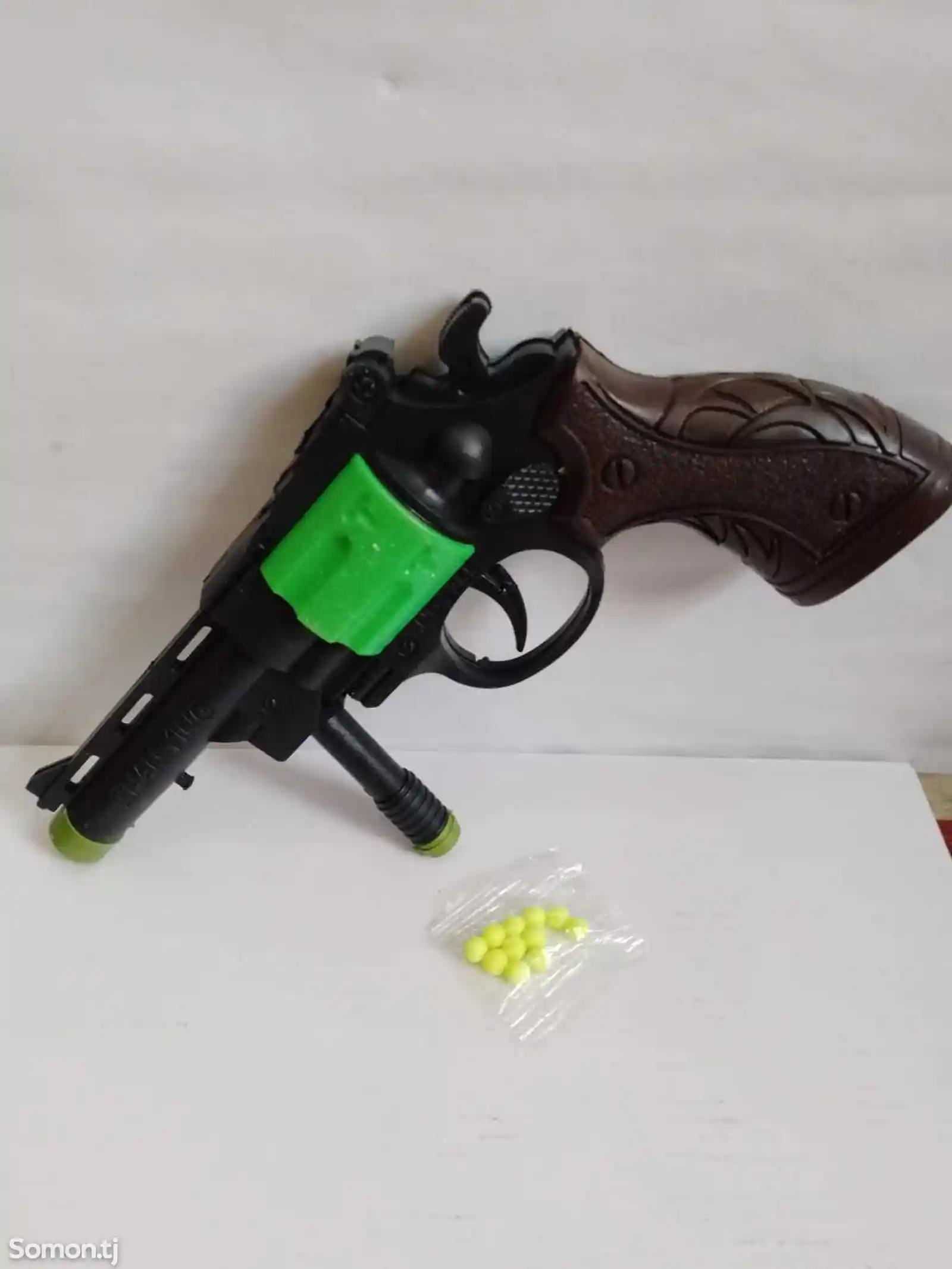 Пистолет игрушечный ливалвер-2