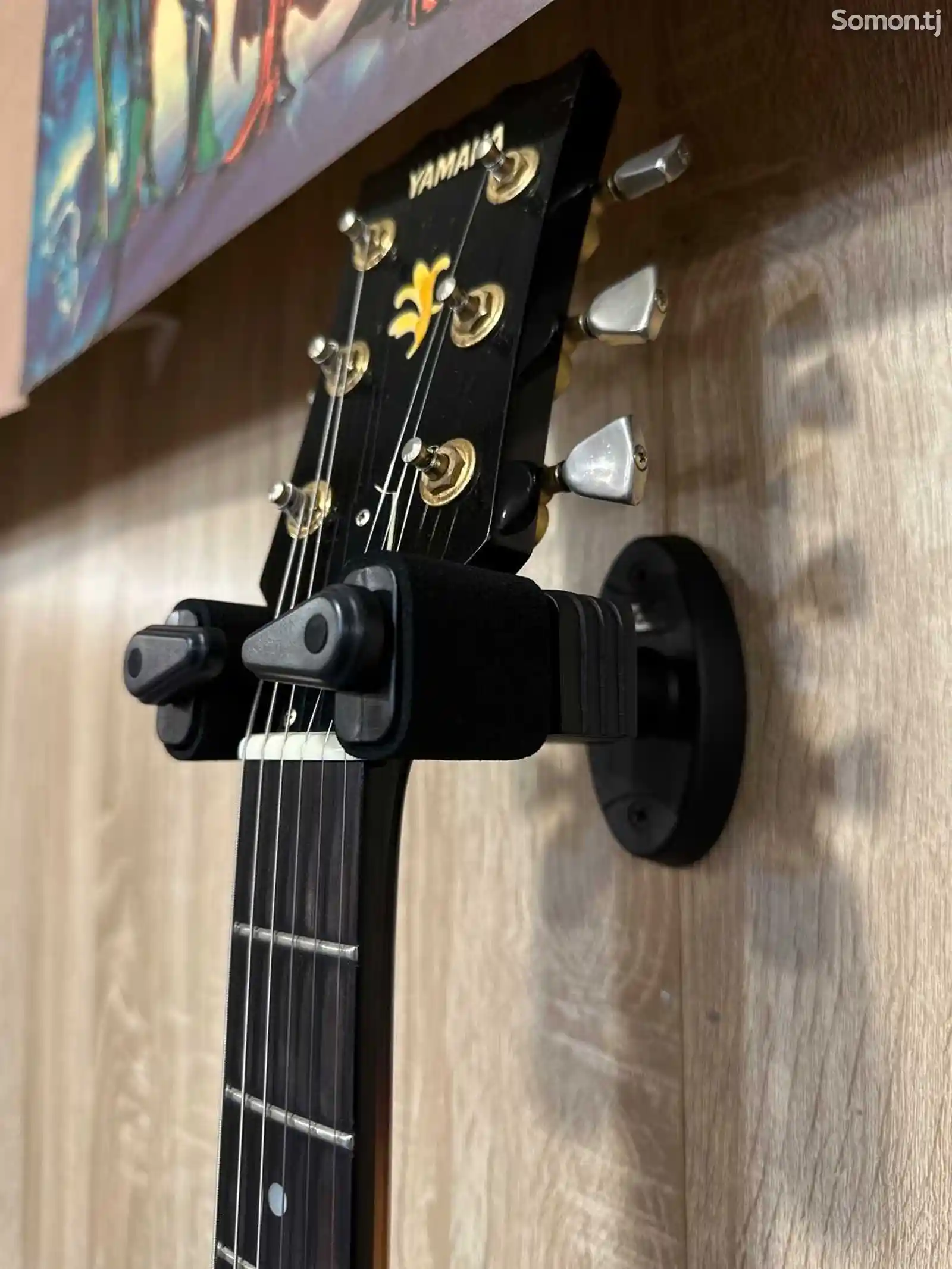 Настенная стойка для гитары-2