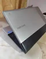 Ноутбук Samsung-9