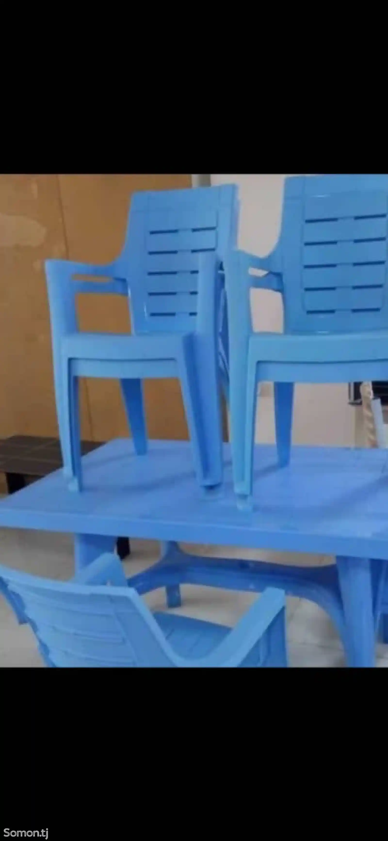 Стол и стул пластмассовая-1