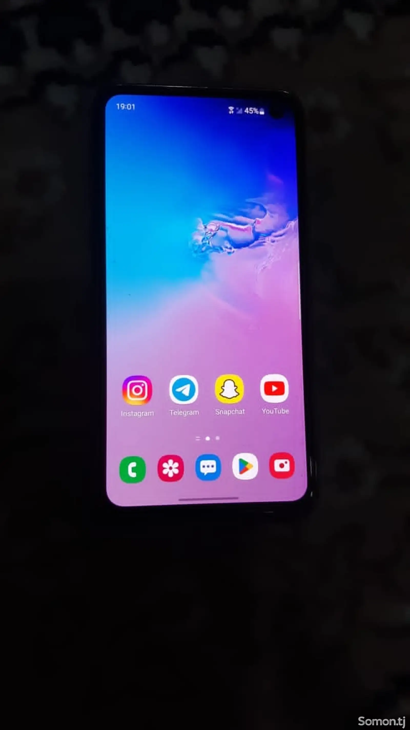 Samsung Galaxy S10e-1