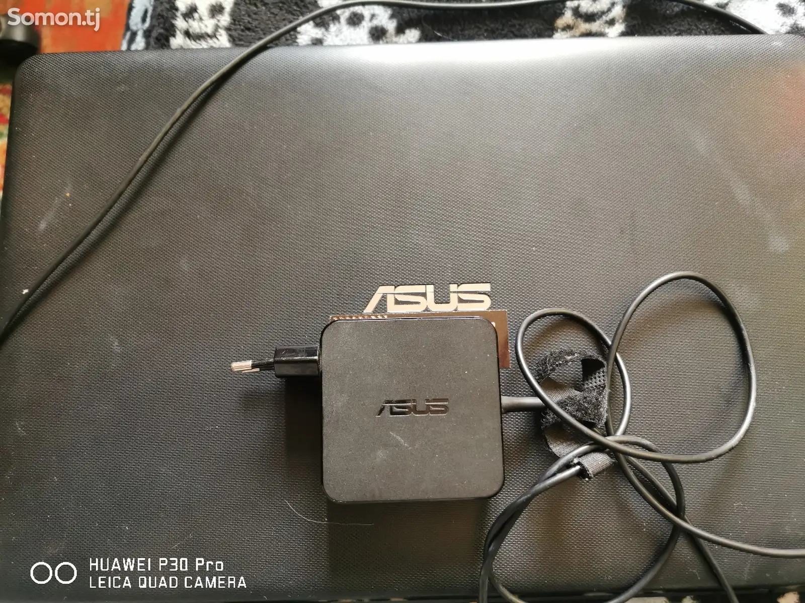 Ноутбук Asus-1