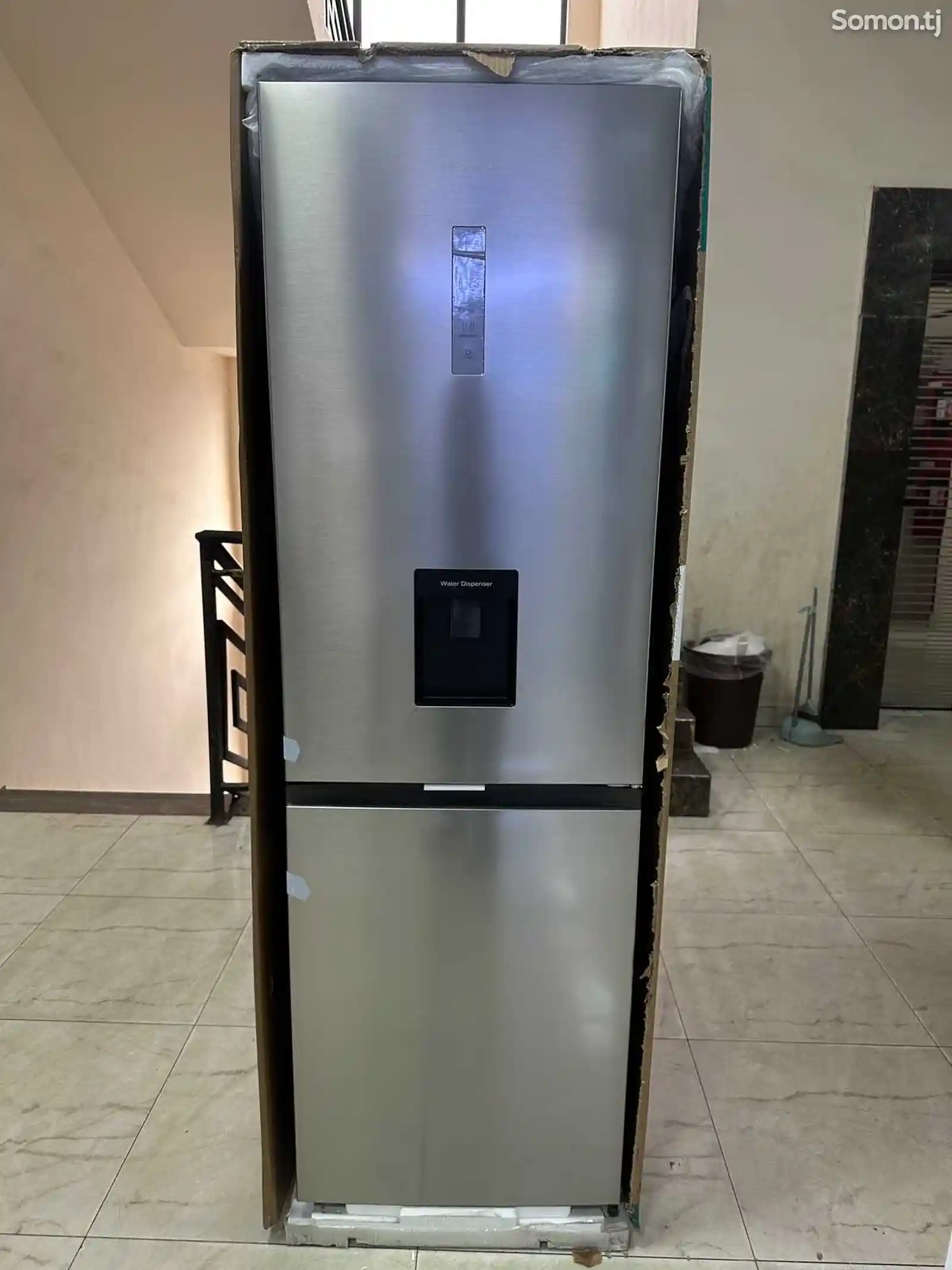 Холодильник Hisense-1