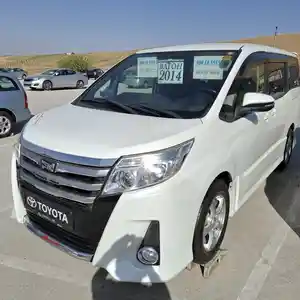 Toyota Voxy, 2014