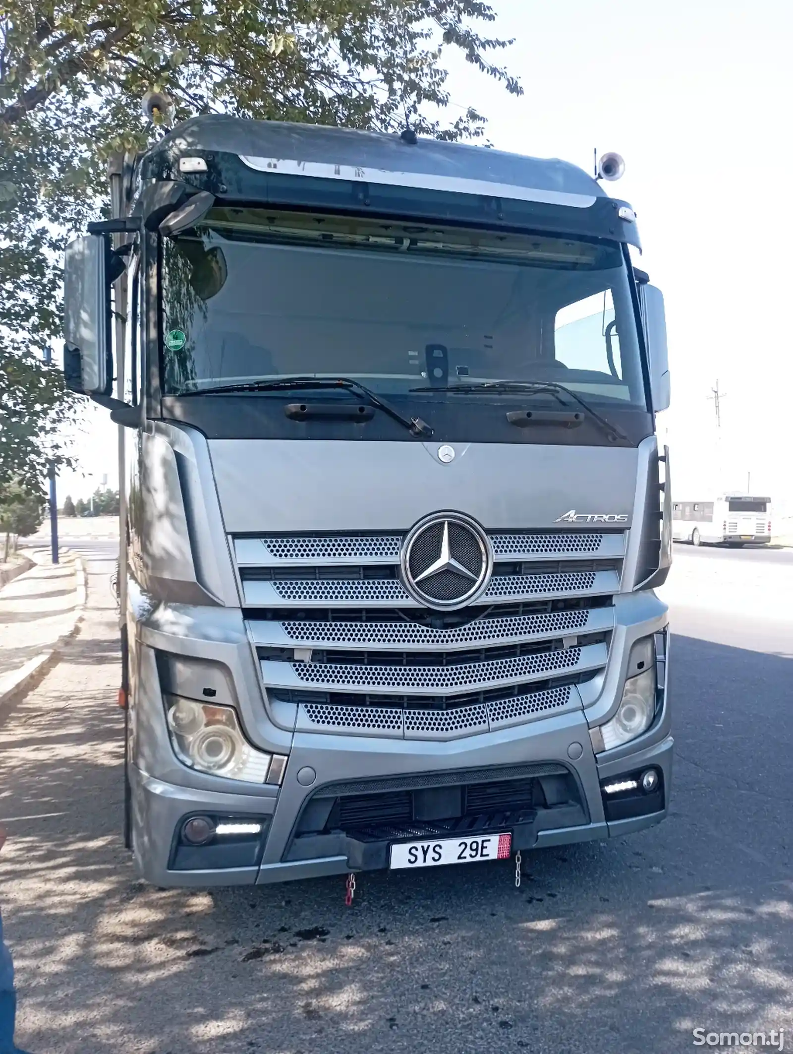 Бортовой грузовик Mercedes-Benz Actros, 2014-1