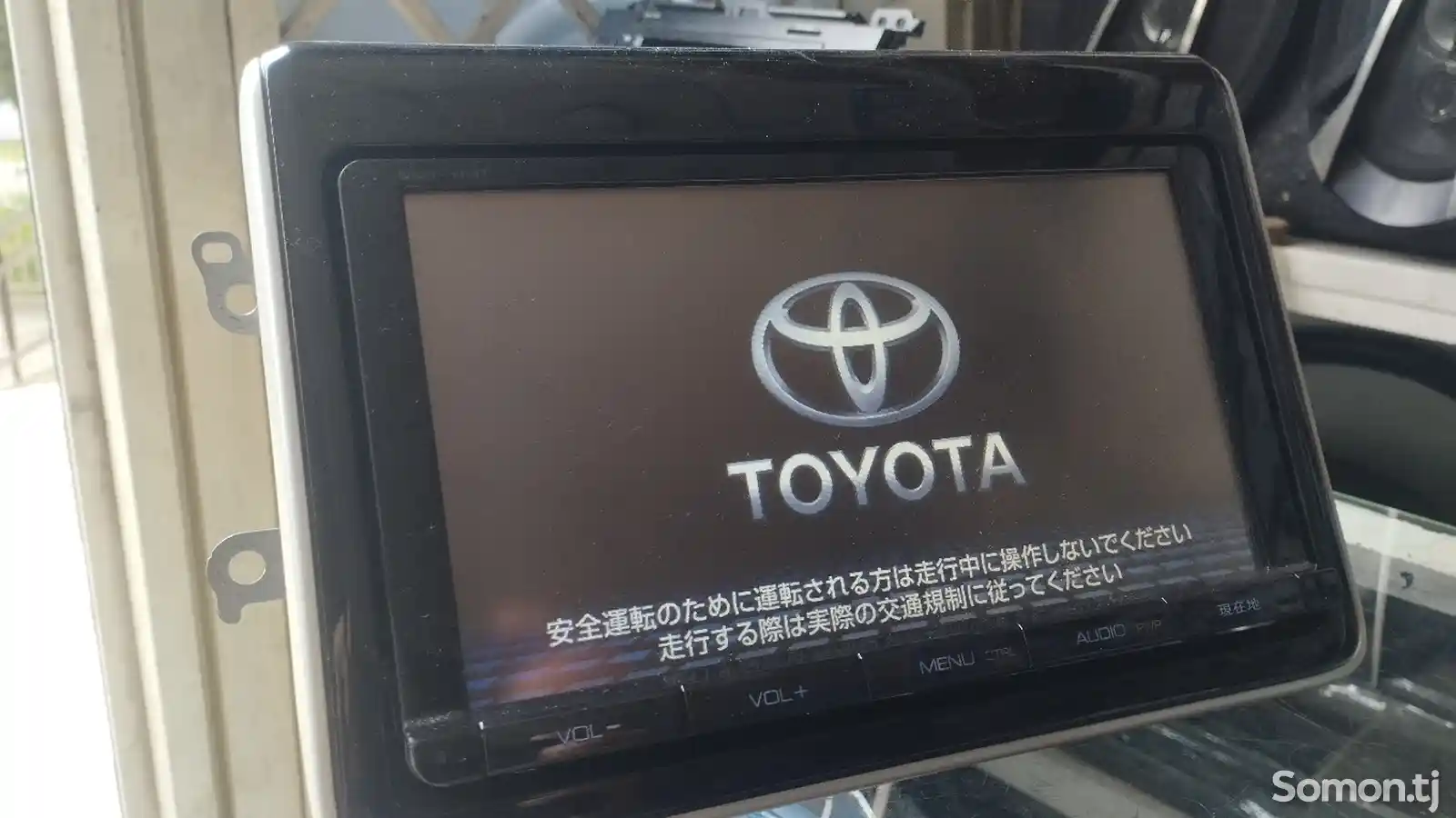 Штатная магнитола для Toyota Voxy 2015-1