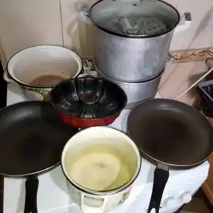 Набор кастрюль и сковородок