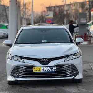 Toyota Camry, 2018