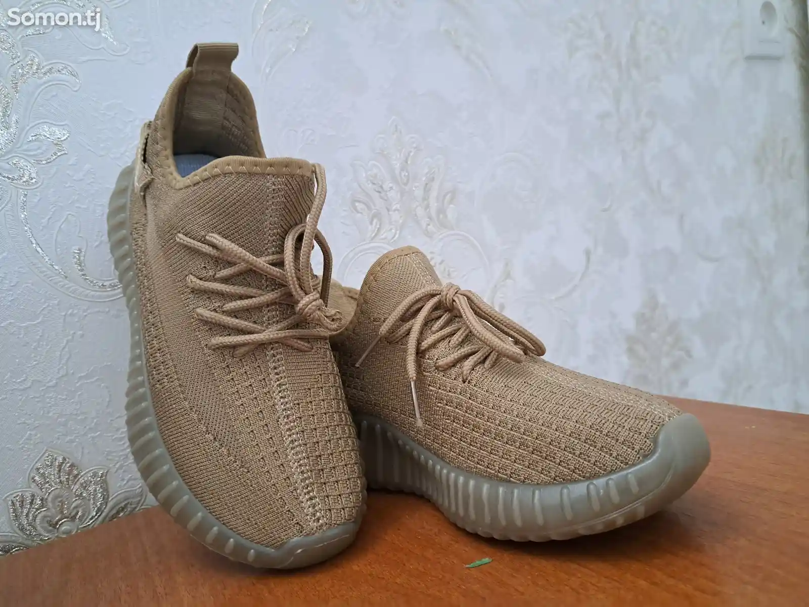 Кроссовки Yeezy-1