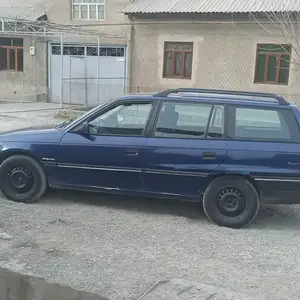 Opel Astra K, 1995