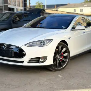 Tesla Model S, 2013