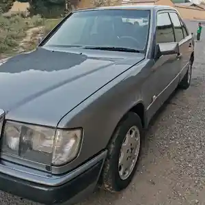 Mercedes-Benz W124, 1991