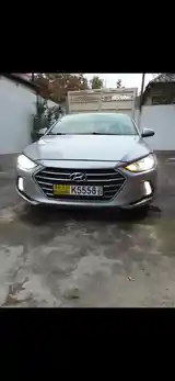 Hyundai Elantra, 2017-9