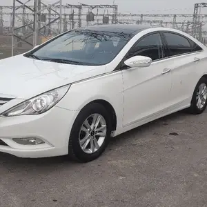 Hyundai Sonata, 2010