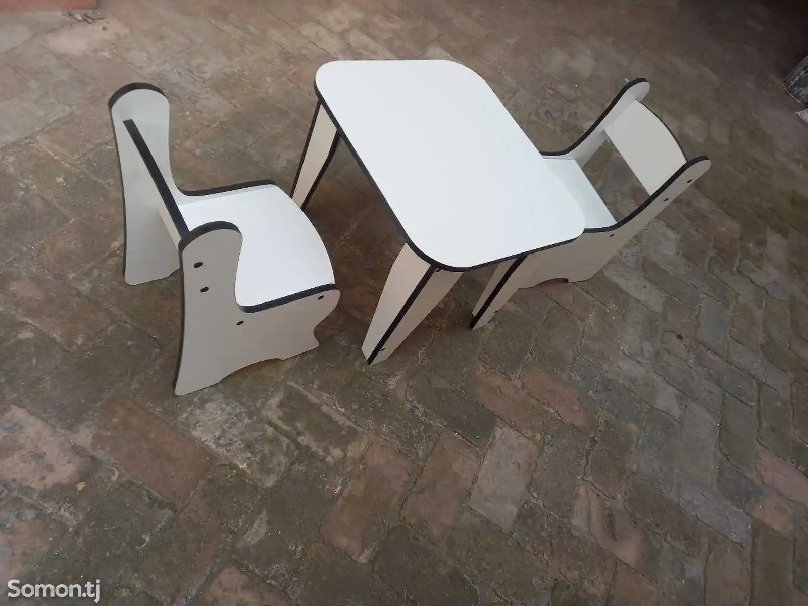 Стол со стульчиками-1