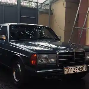 Mercedes-Benz E class, 1982